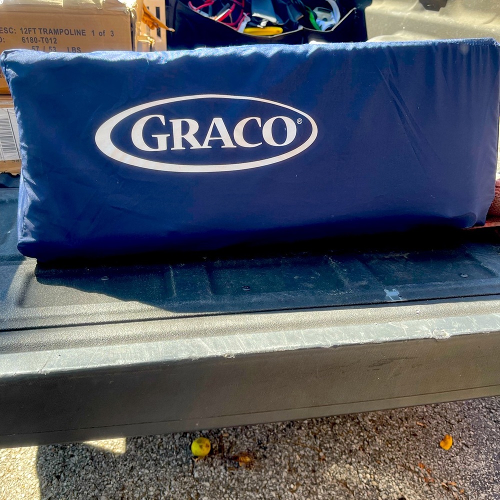 Graco baby playpen